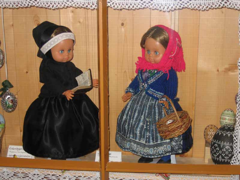 Trachtenpuppen